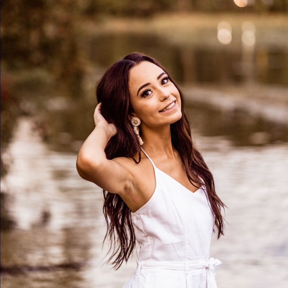 Meet your Posher, Courtney